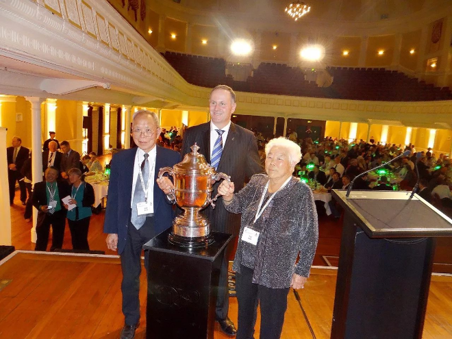 2013年,总理授予Joe和Fay 至高荣誉。.jpg