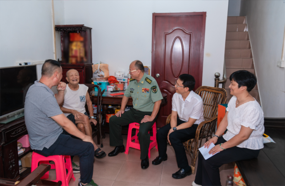 20230801市军分区司令员李云涛到大涌进行八一慰问-2.jpg 图片