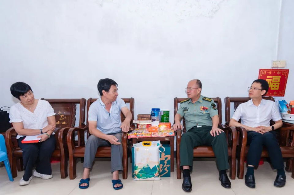 20230801市军分区司令员李云涛到大涌进行八一慰问-12.jpg 图片