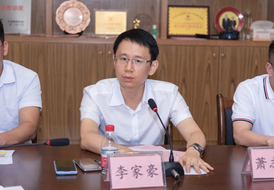 镇党委副书记、镇长李家豪致辞.jpg 图片