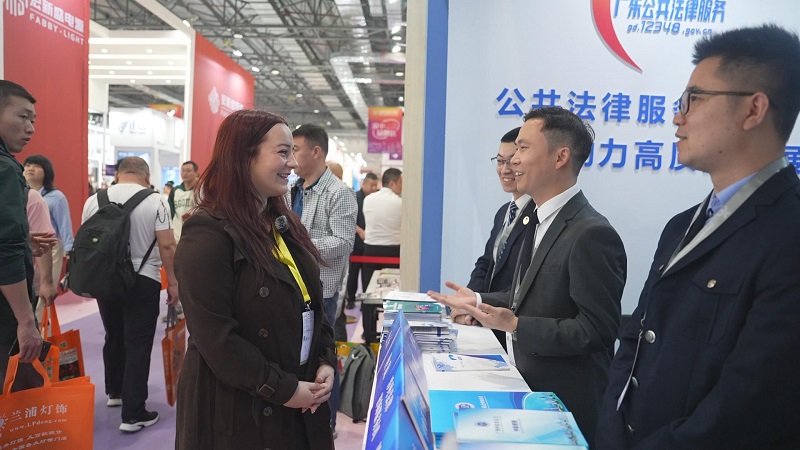 中山:“一站式”涉外法律服务护航国际灯博会1.jpg