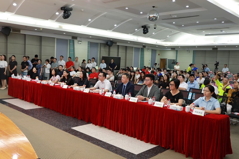 中山:“法”治盛“典” 护航发展4.jpg