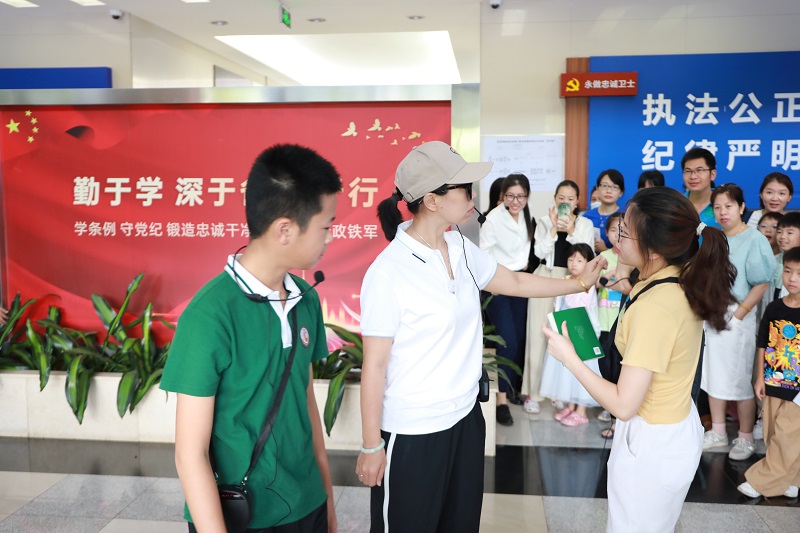 中山市司法局开展“与法同行 护未成长”关爱未成年人专项活动2.jpg