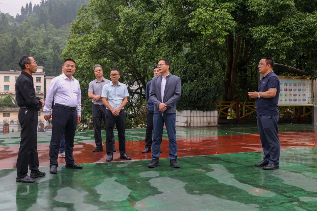 01-考察两河街道两河小学 (12).jpg