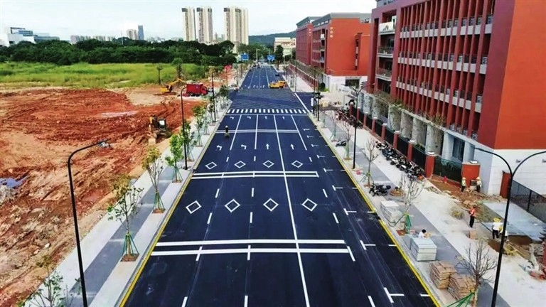The newly opened Dongsha 1st Road. The newly opened Dongsha 1st Road.