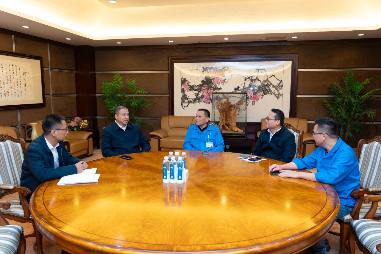 东区街道开展企业实地走访调研